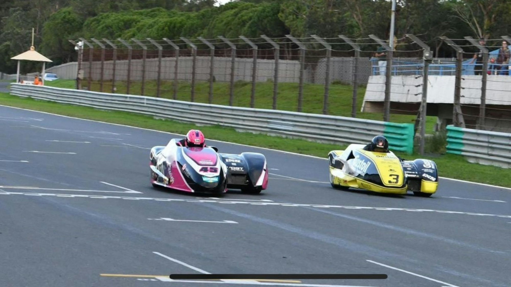 Das Steinhausen Racing-Team hat bei der Überquerung der Ziellinie nur wenige Zentimeter Vorsprung. .