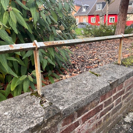 Die Mauer am Efeuplatz soll saniert werden.