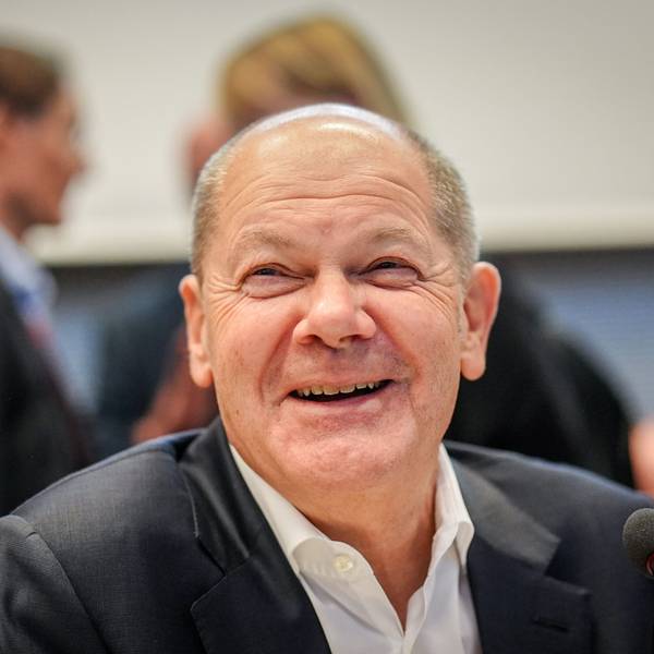 12.11.2024, Berlin: Bundeskanzler Olaf Scholz (SPD) nimmt an der Fraktionssitzung seiner Partei teil.