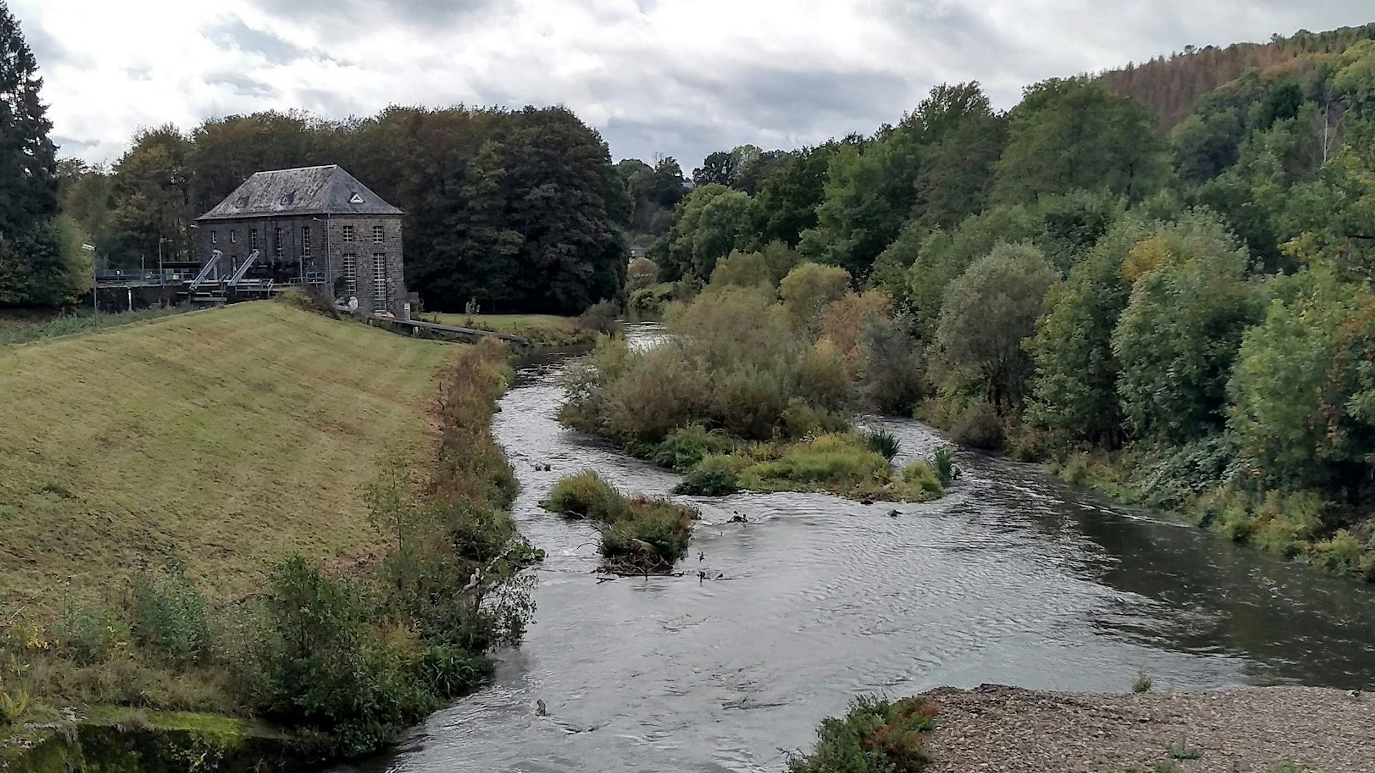 Blick auf die Insel in der Agger, bevor sie weggebaggert wurde.