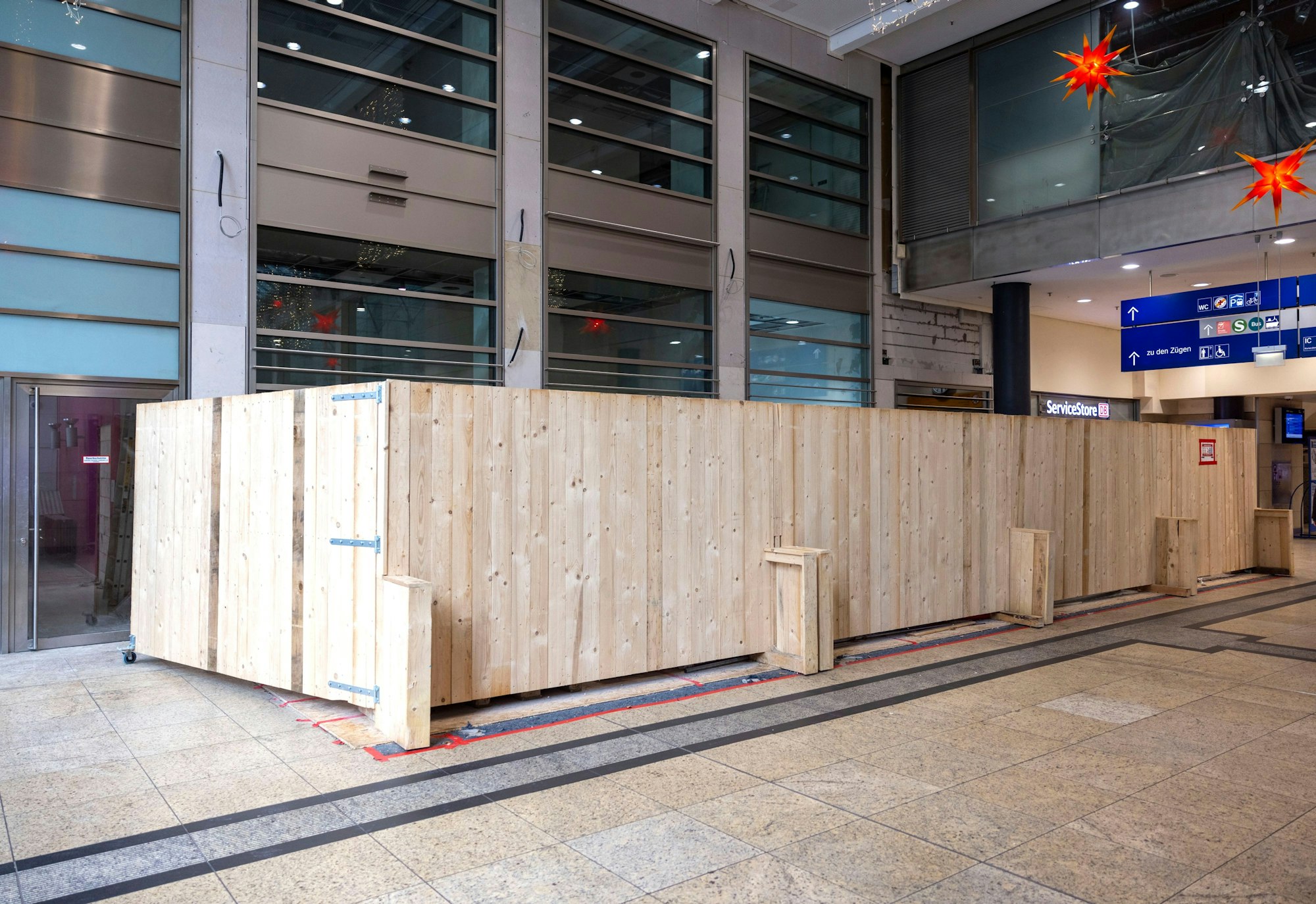 Die neue Wache wartet weiterhin auf die Eröffnung.