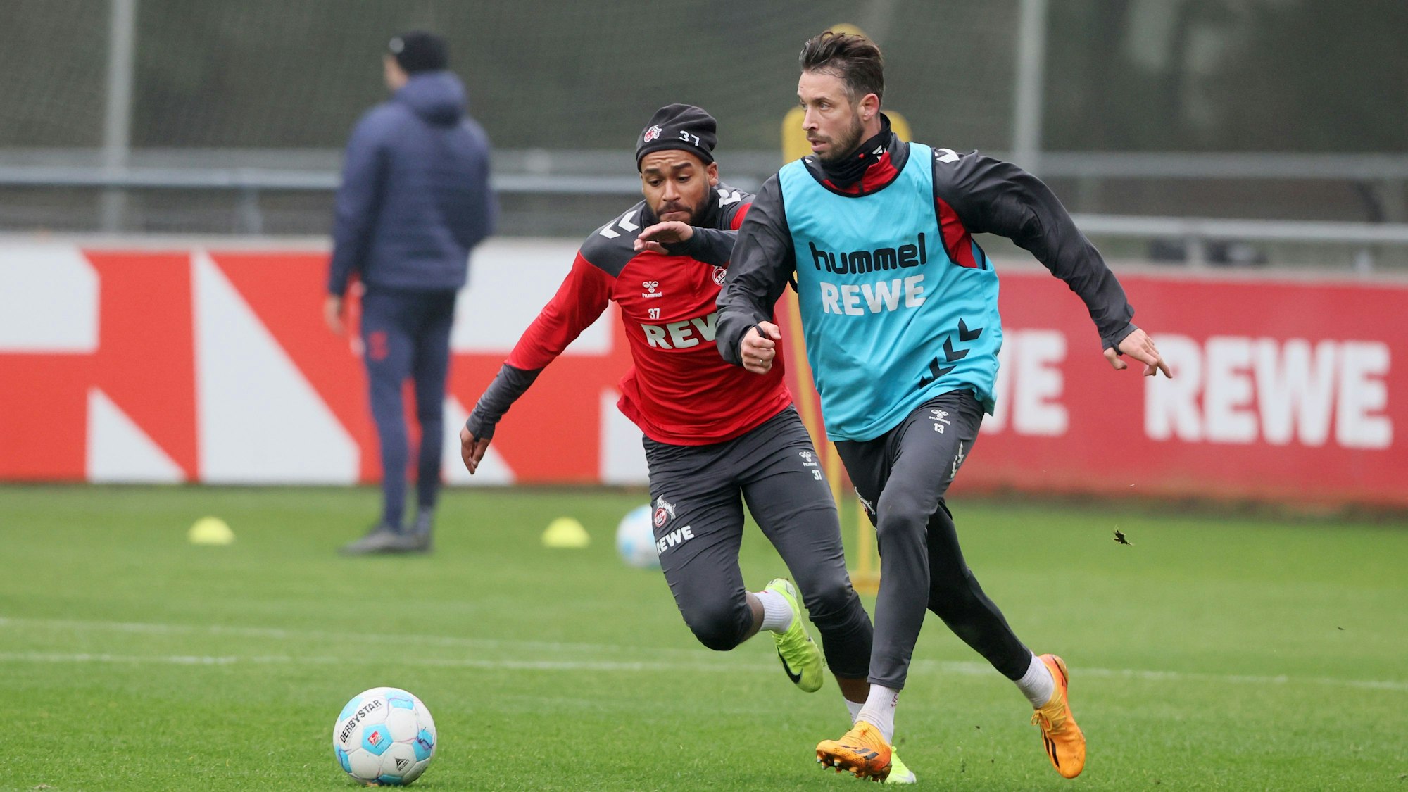 1. FC Köln, Training, von links: Linton Maina, Mark Uth (1. FC Köln), 06.11.2024, Bild: Herbert Bucco