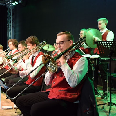 Der Musikverein Wipperfürth bei einem Auftritt in der Alten Drahtzieherei.