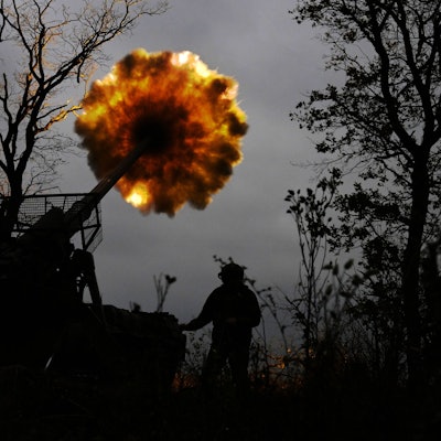 Russische Soldaten an der Frontlinie nahe Donezk. Deserteure schildern immer wieder menschenunwürdige Zustände innerhalb der russischen Armee. (Archivbild)