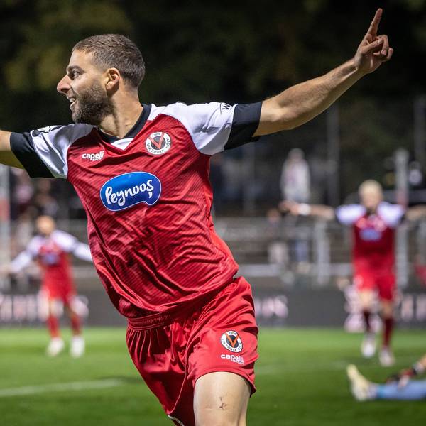 3. Liga: FC Viktoria Köln - FC Ingolstadt 04, 22.10.2024 Jubel zum 4:3 durch Serhat-Semih Güler FC Viktoria Köln, 30 Köln, 22.10.2024, 11. Spieltag der 3. Fußball-Liga, FC Viktoria Köln - FC Ingolstadt 04 im Sportpark Hoehenberg in Köln. Die DFL-Bestimmungen verbieten die Verwendung von Fotografien als Bildsequenzen und / oder Quasi-Videos. *** 3 Liga FC Viktoria Köln FC Ingolstadt 04, 22 10 2024 Cheers for the 4 3 by Serhat Semih Güler FC Viktoria Köln, 30 Cologne, 22 10 2024, 11 matchday of the 3 soccer league, FC Viktoria Köln FC Ingolstadt 04 at Sportpark Hoehenberg in Cologne The DFL regulations prohibit the use of photographs as image sequences and or quasi videos Copyright: xBEAUTIFULxSPORTS/LeahxKohringx
