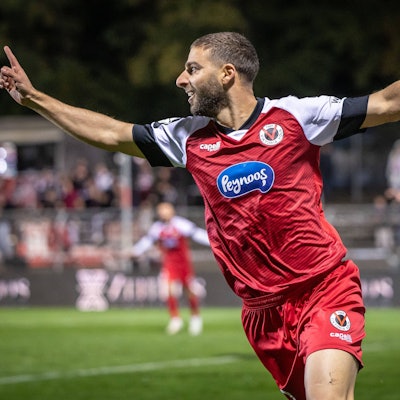 3. Liga: FC Viktoria Köln - FC Ingolstadt 04, 22.10.2024 Jubel zum 4:3 durch Serhat-Semih Güler FC Viktoria Köln, 30 Köln, 22.10.2024, 11. Spieltag der 3. Fußball-Liga, FC Viktoria Köln - FC Ingolstadt 04 im Sportpark Hoehenberg in Köln. Die DFL-Bestimmungen verbieten die Verwendung von Fotografien als Bildsequenzen und / oder Quasi-Videos. *** 3 Liga FC Viktoria Köln FC Ingolstadt 04, 22 10 2024 Cheers for the 4 3 by Serhat Semih Güler FC Viktoria Köln, 30 Cologne, 22 10 2024, 11 matchday of the 3 soccer league, FC Viktoria Köln FC Ingolstadt 04 at Sportpark Hoehenberg in Cologne The DFL regulations prohibit the use of photographs as image sequences and or quasi videos Copyright: xBEAUTIFULxSPORTS/LeahxKohringx