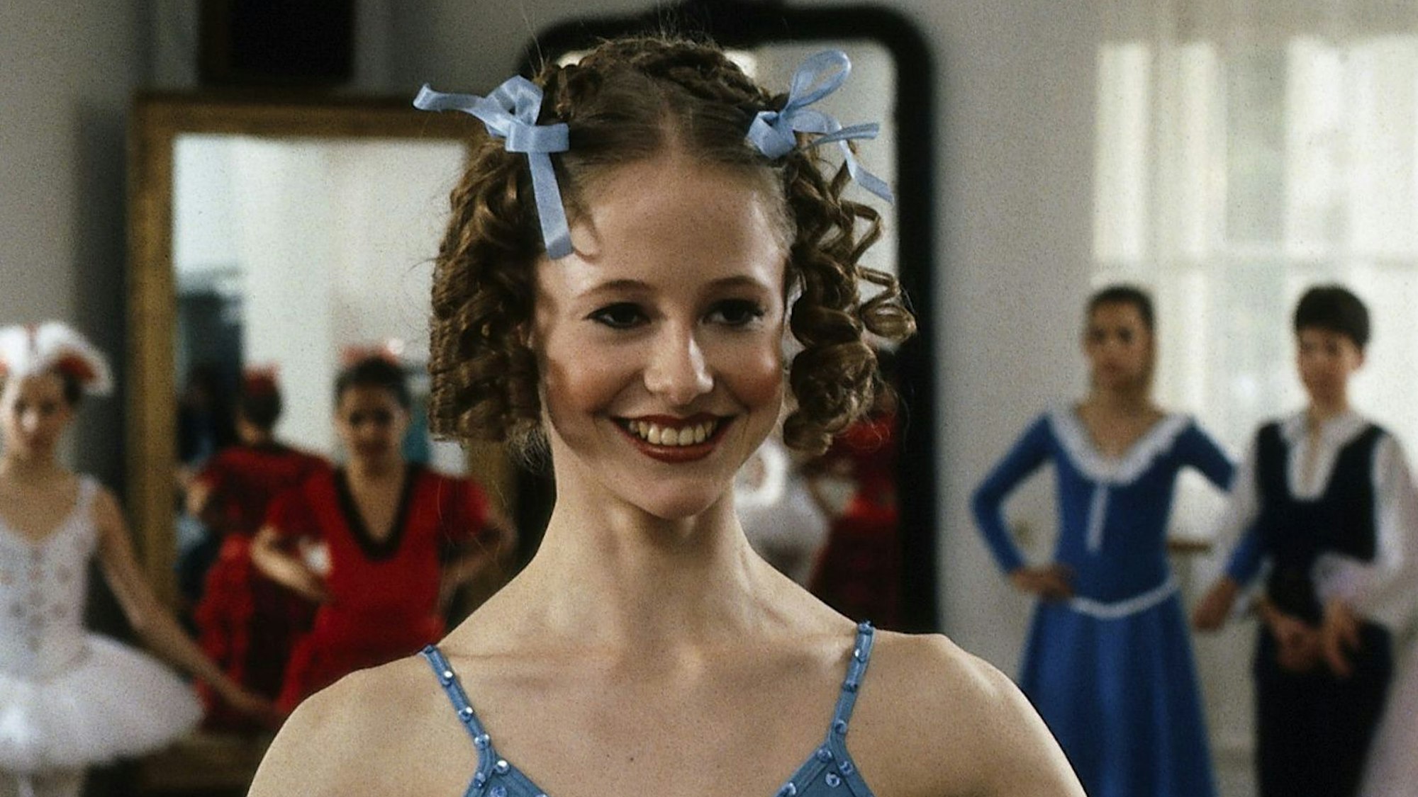 Anna Pelzer (Silvia Seidel) ist der Star der Kindertanzgruppe – eine Szene aus „Anna“.