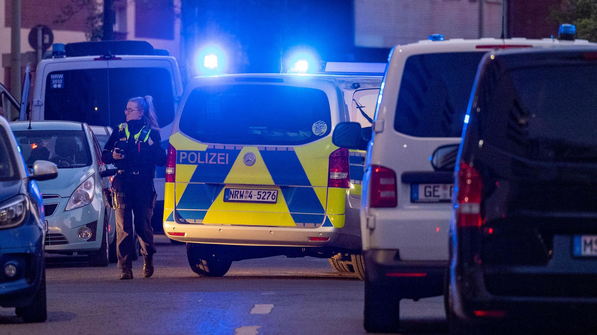 Die Polizei bei einem Einsatz in Köln. (Symbolfoto)