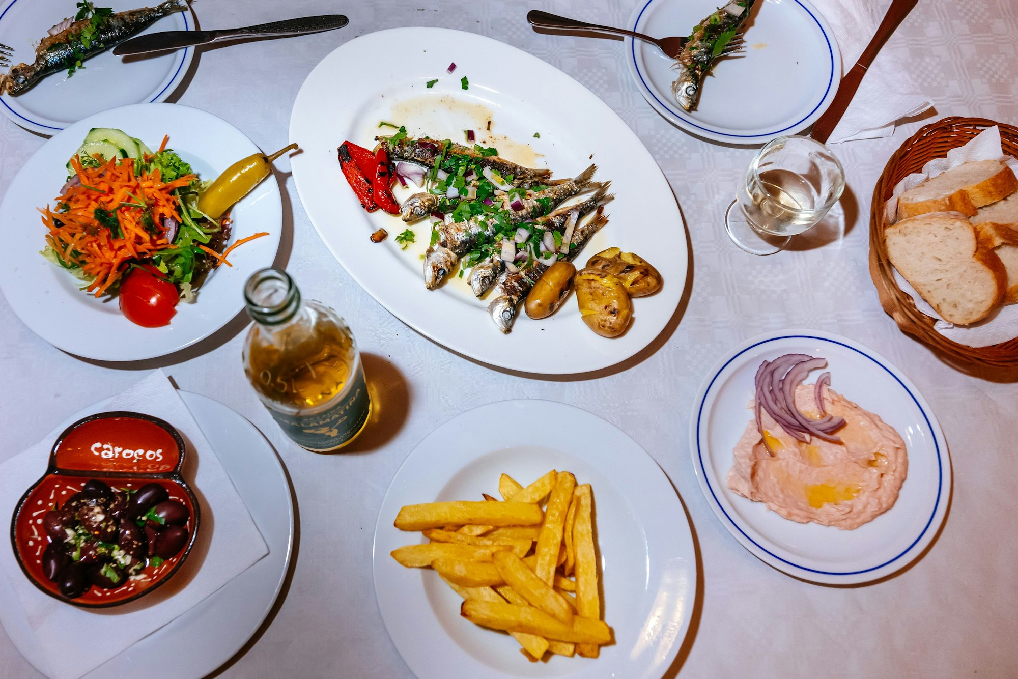 Geradlinig und südländisch ist die Küche im „Dialog“.