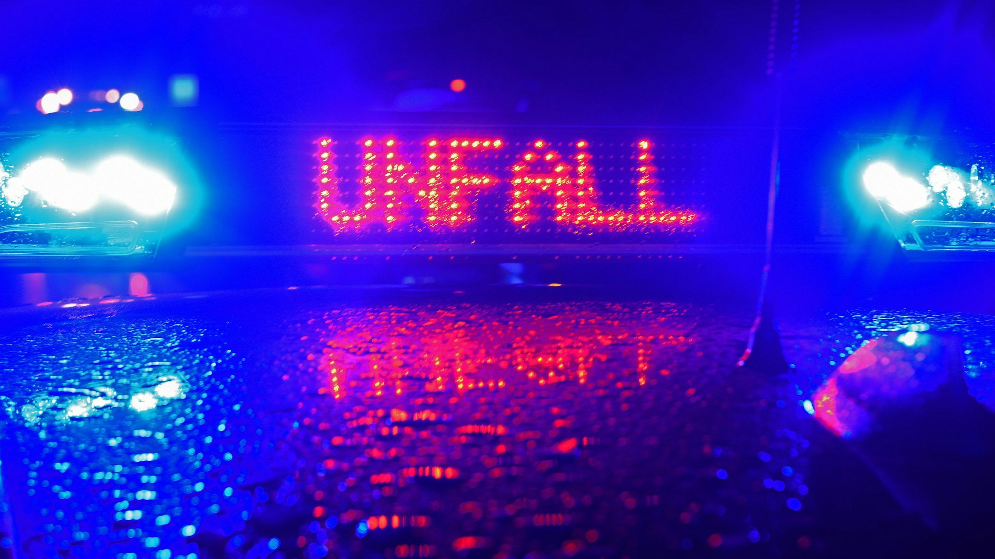 Polizei-Blaulicht bei Unfallaufnahme.