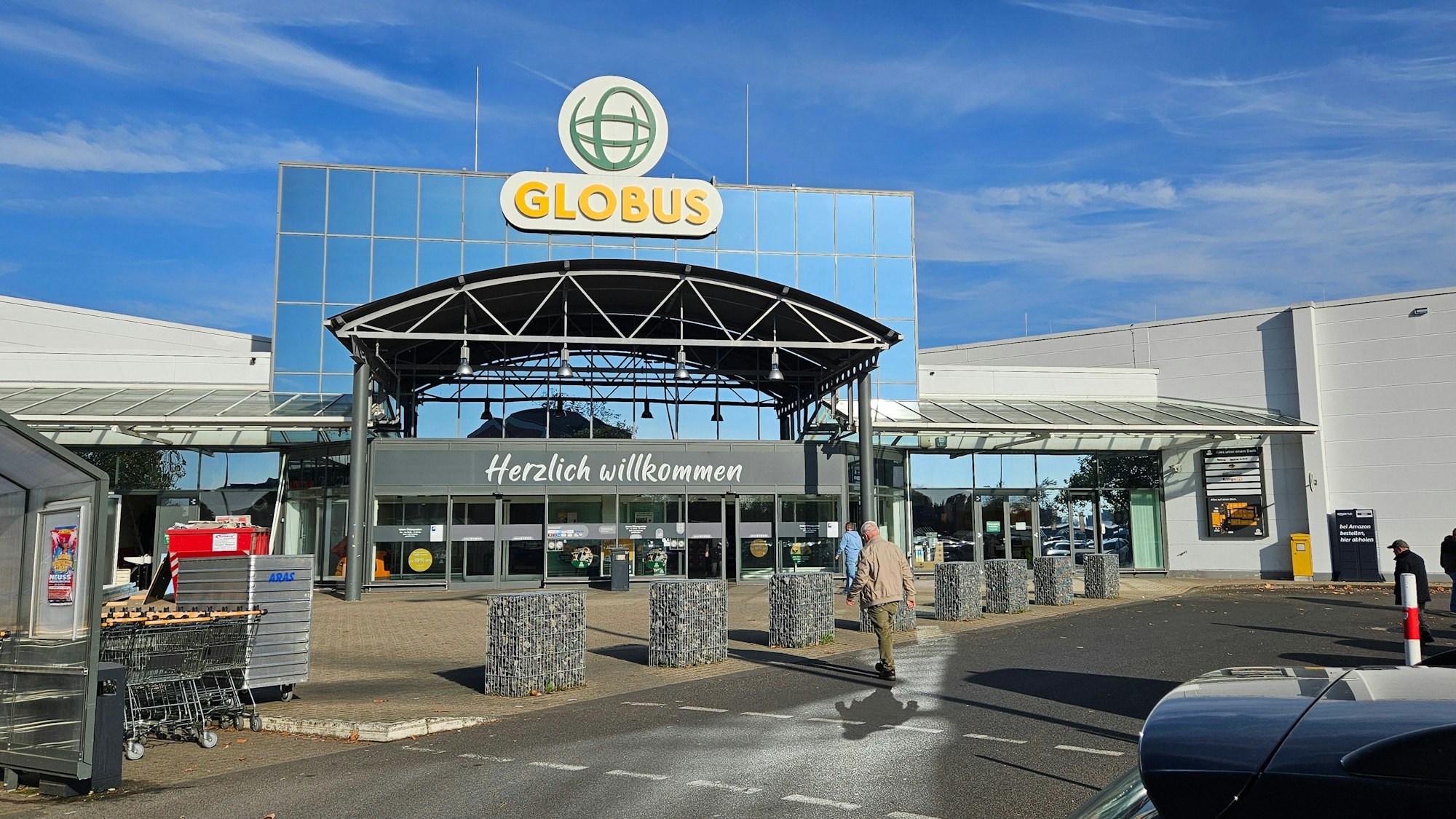 Zu sehen ist der Globus-Markt in Bedburg.