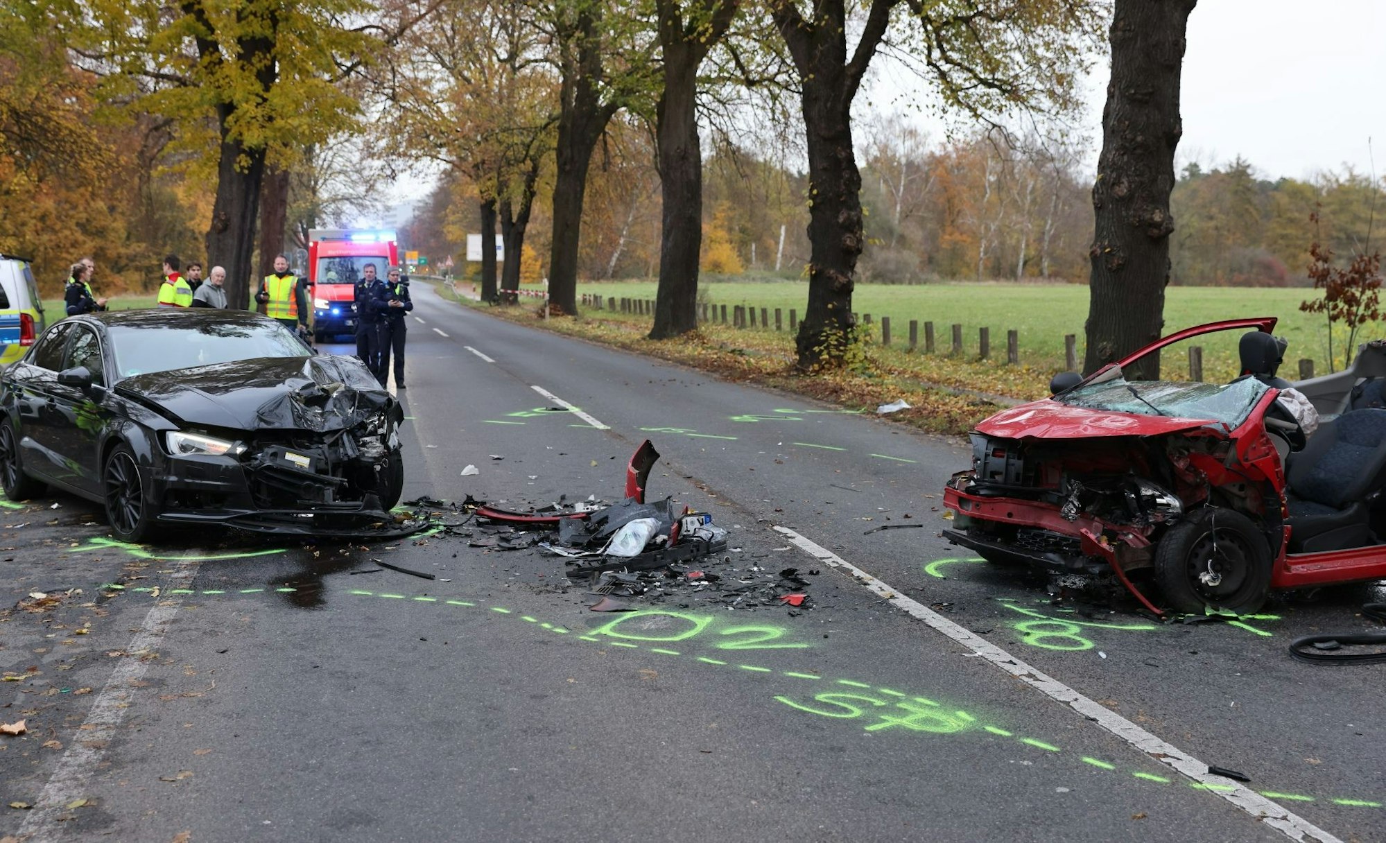 Zerstört wurde die Autos bei dem Unfall auf der Brühler Landstraße.