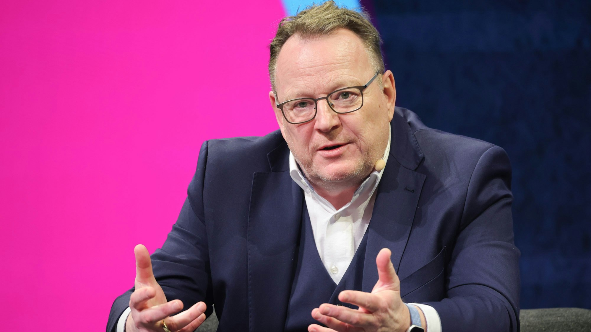 Kandidat der SPD: Torsten Burmester, Vorstandsvorsitzender Deutscher Olympischer Sportbund (DOSB), will Kölner Oberbürgermeister werden.