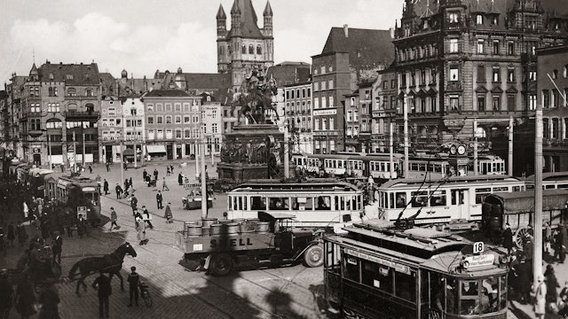 Blick auf den Kölner Heumarkt in den 1920er-Jahren.