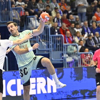 Teitur Einarsson will sich gegen Jakob Asgeirsonn durchsetzen.