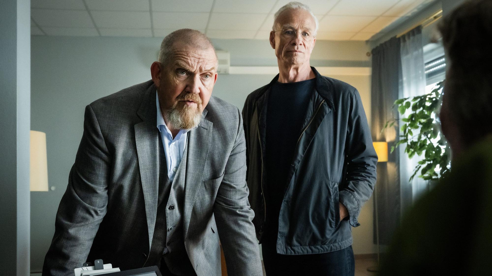 Die Kölner „Tatort“-Kommissare Freddy Schenk (Dietmar Bär, l) und Max Ballauf (Klaus J. Behrendt, M).