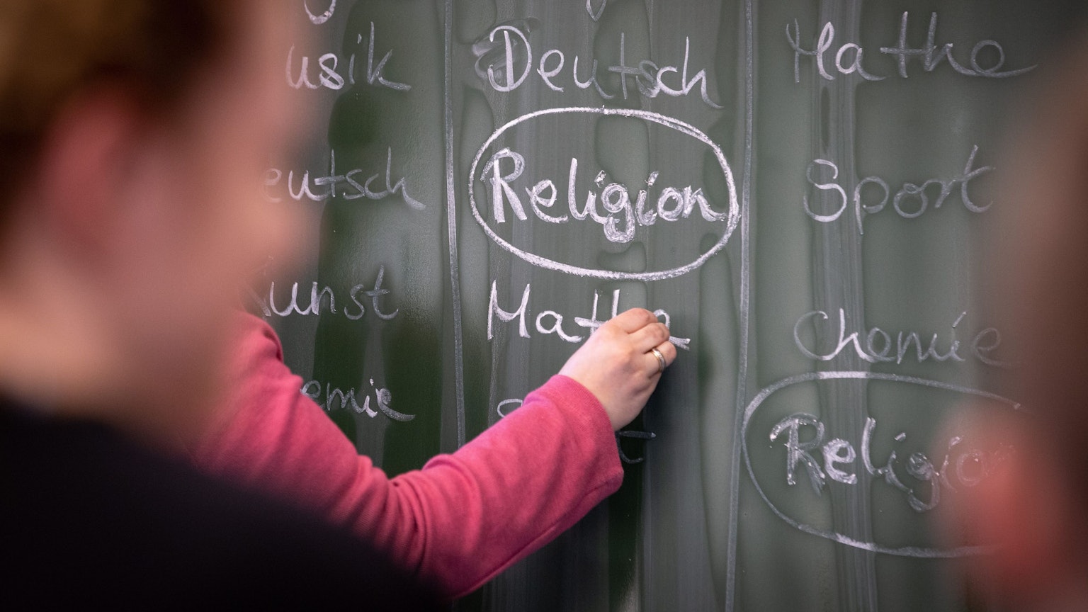 Das Interesse der Schüler an Religion schwindet weniger stark als das an der Kirche, sagt Lehrer Marcus Hoffmann.