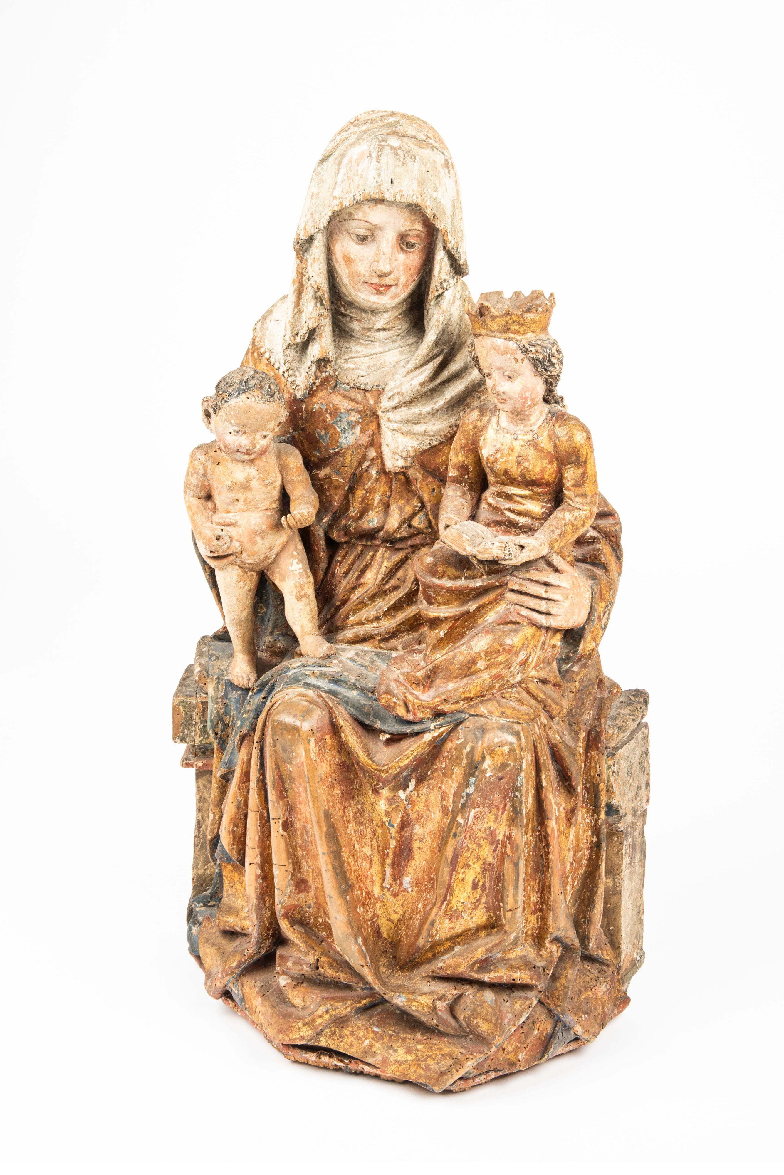 Die Skulptur mit Anna, Maria und dem Jesuskind.