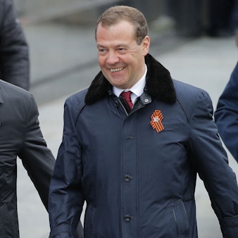 Ex-Kremlchef Dmitri Medwedew meldet sich immer wieder mit Drohungen und Beleidigungen gegen den Westen zu Wort. Mindestens ein AfD-Politiker will den Moskauer Scharfmacher laut einem Bericht bald treffen. (Archivbild)