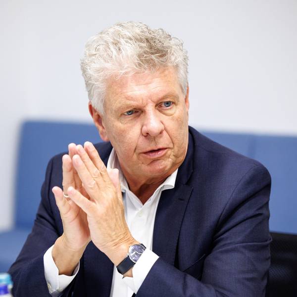 Dieter Reiter (SPD), Oberbürgermeister von München, spricht während eines Interviews.