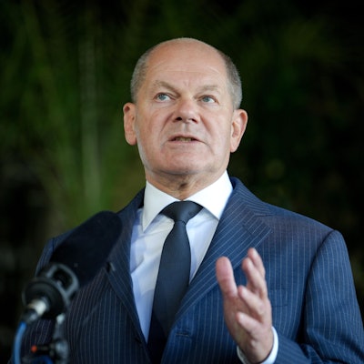 Bundeskanzler Olaf Scholz (SPD) gibt zum Abschluss des G20-Gipfels eine Pressekonferenz.