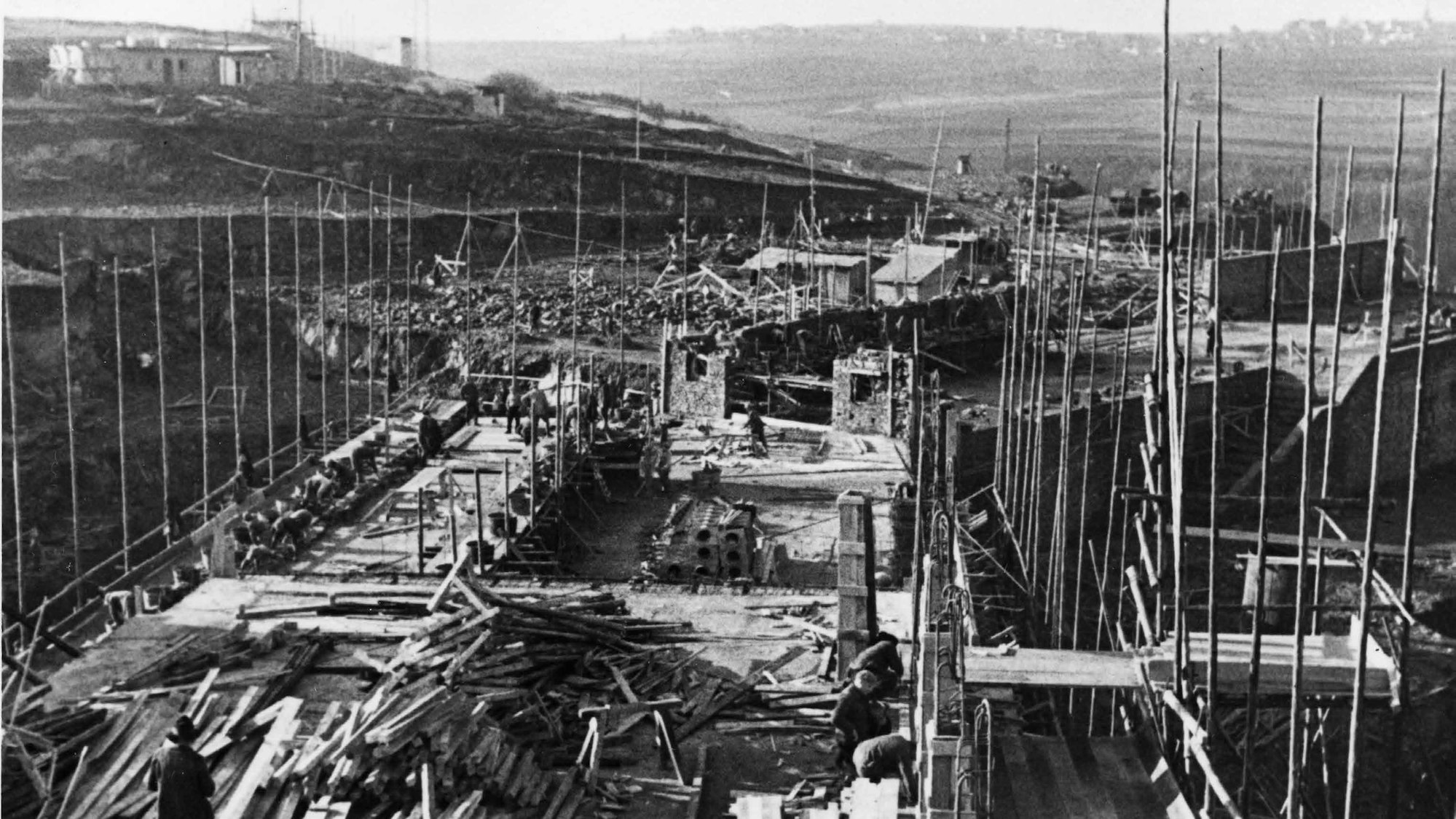 Das historische Foto zeigt Bauarbeiten in Vogelsang in den 1930er-Jahren.