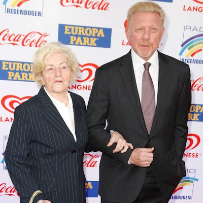 Boris Becker und seine Mutter Elvira auf dem roten Teppich im Europa Park Rust.