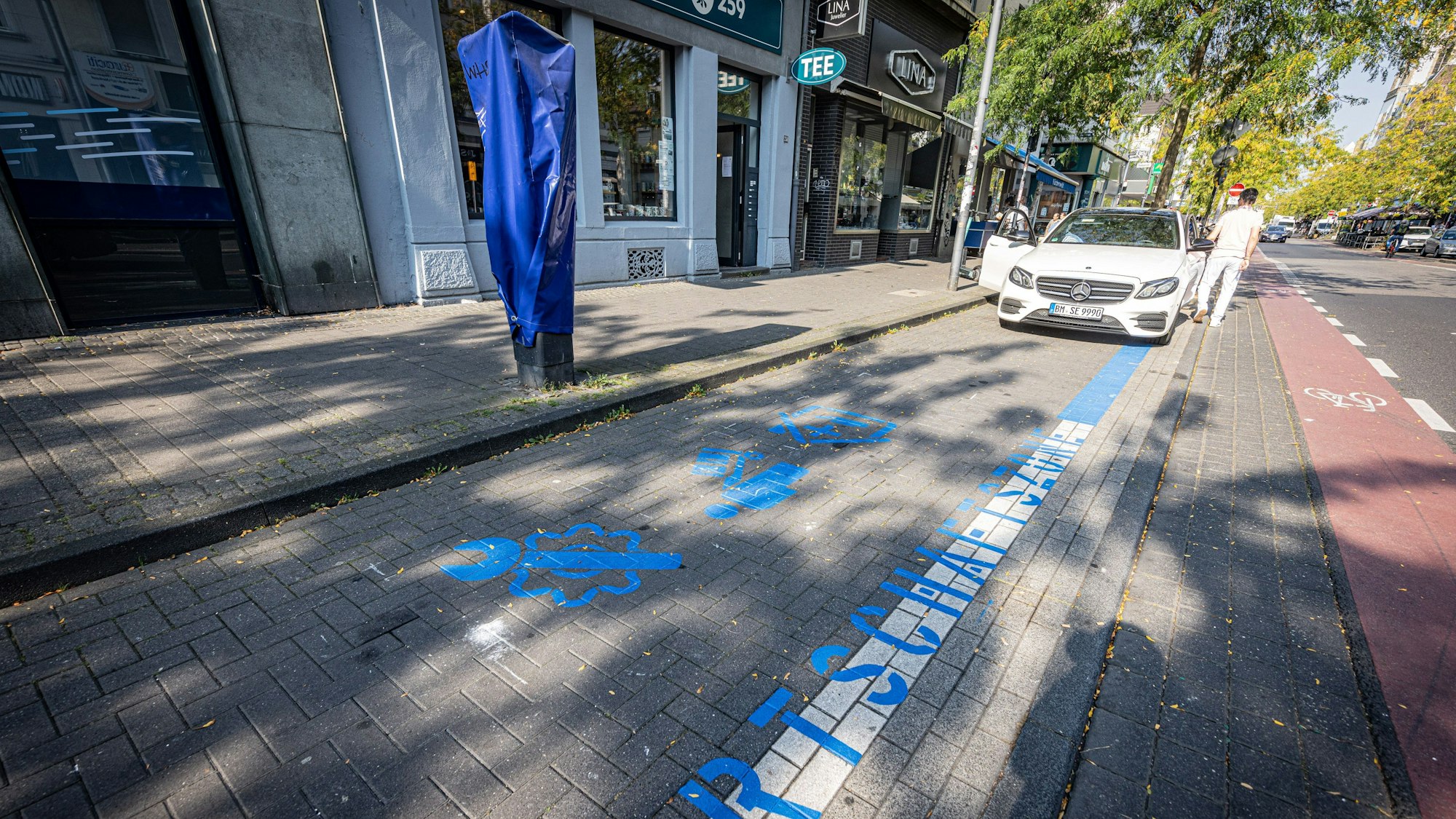 Spezielle Parkplätze sind für Handwerker oder Pflegedienste reserviert.
