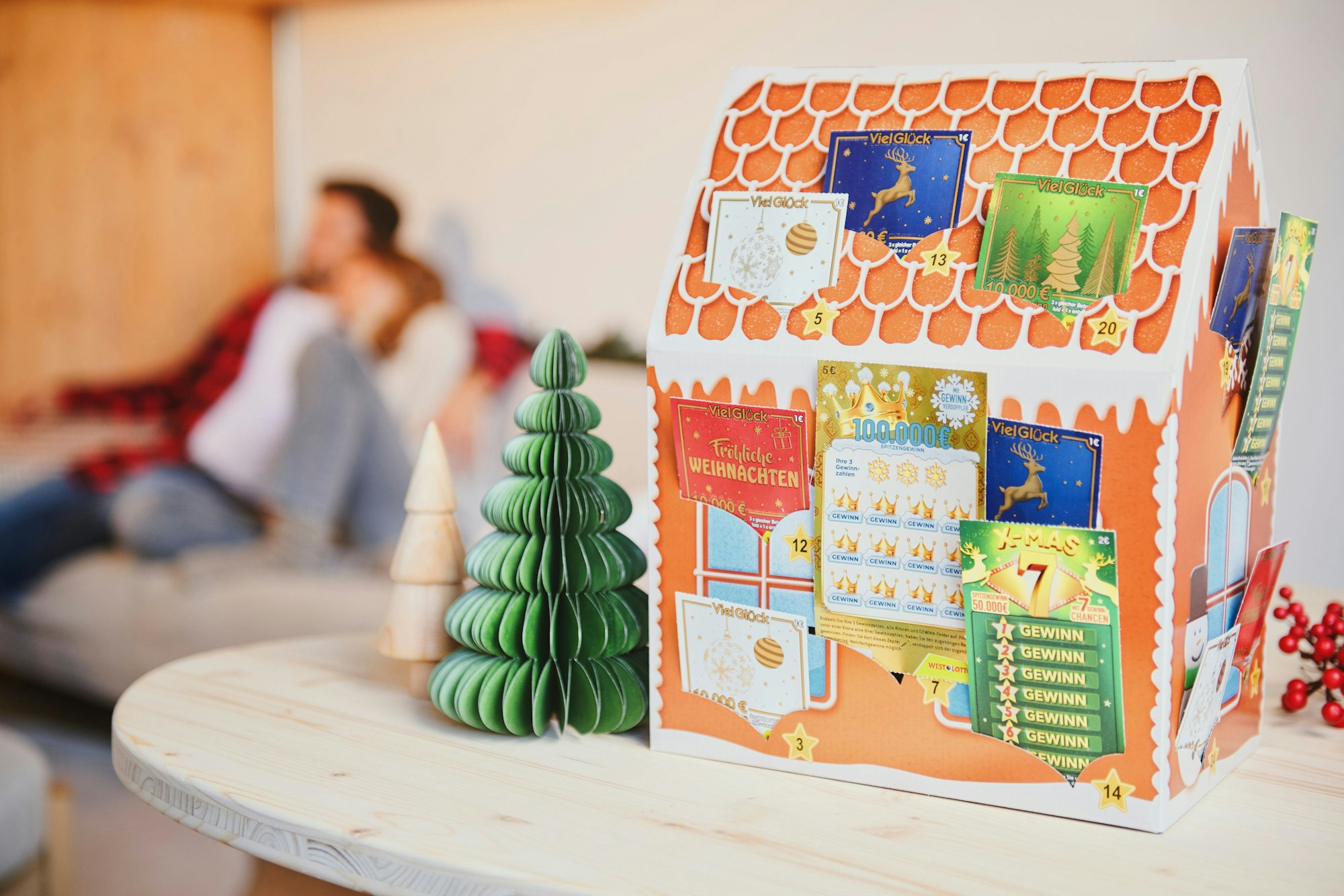 Mit dem Rubbel-Adventskalender wartet jeden Tag ein spannendes Rubbellos und die Chance auf einen Gewinn.