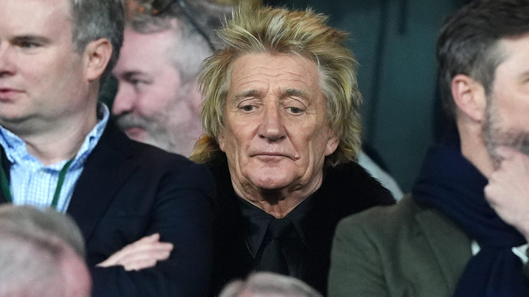 Rod Stewart macht einen nachdenklichen Eindruck.