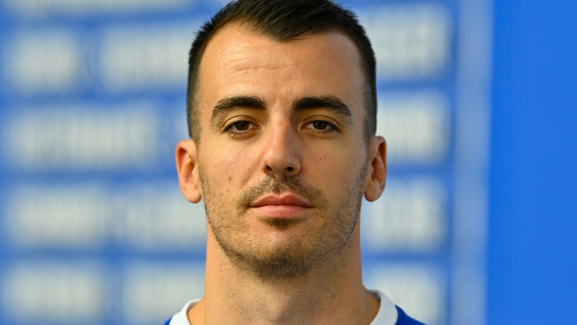 Linksaußen Milos Vujovic im Porträt.