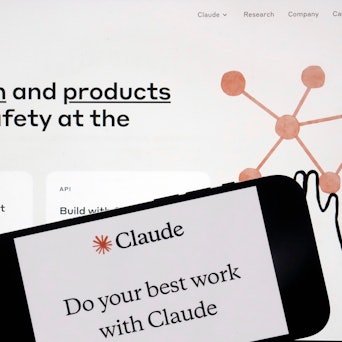 Die Website und App von Anthropic. (Archivbild)