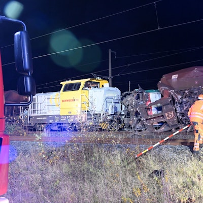 Auf freier Strecke zwischen Kerpen-Sindorf und Kerpen-Buir ist ein Güterzug mit einem Bauzug zusammengestoßen.