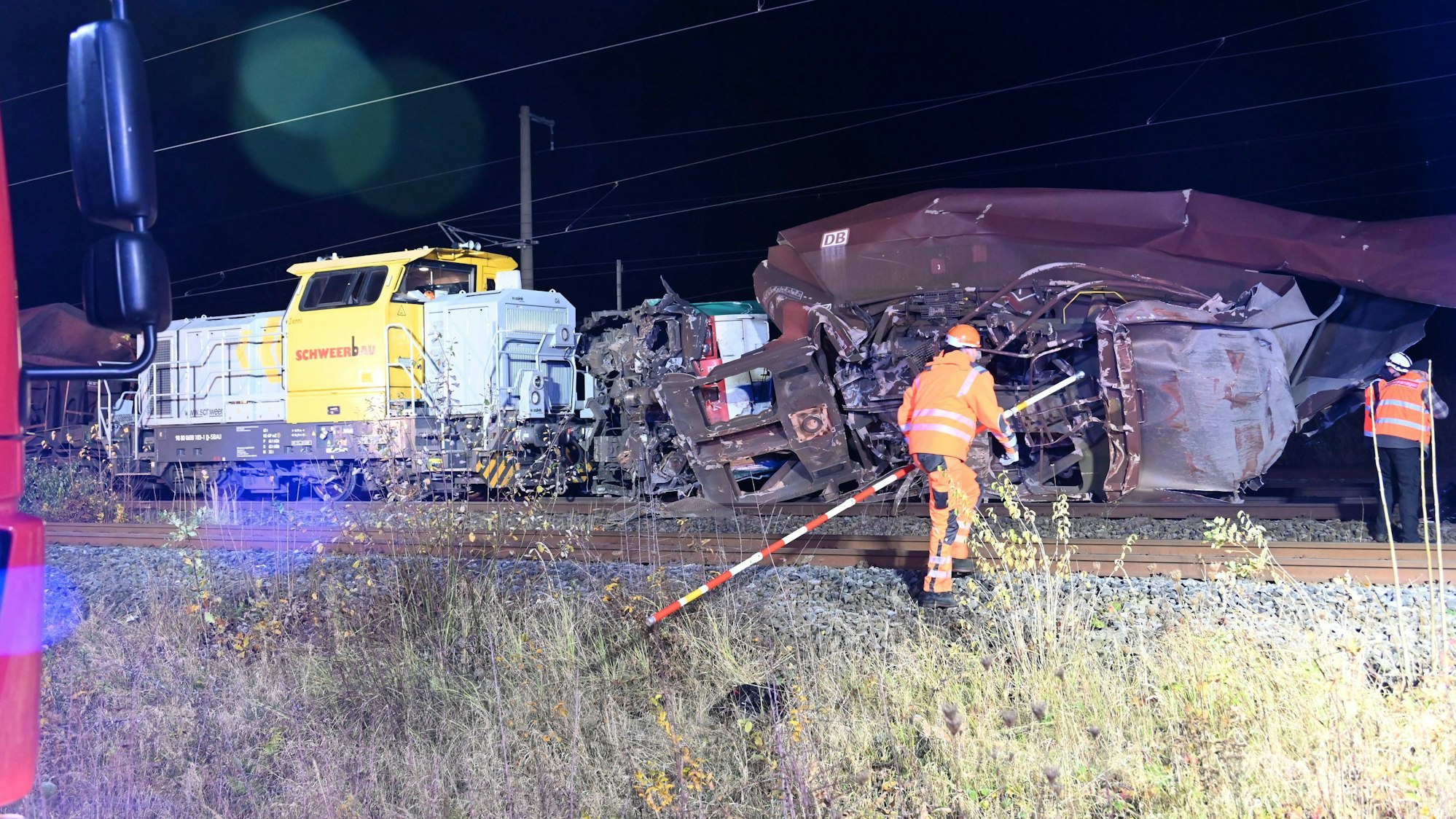 Auf freier Strecke zwischen Kerpen-Sindorf und Kerpen-Buir ist ein Güterzug mit einem Bauzug zusammengestoßen.