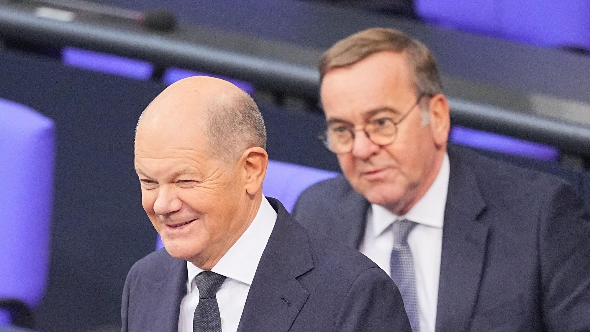 Erst vierzehn Stunden vor Scholz' erstem Wahlkampfauftritt hatte sich die K-Frage zwischen Bundeskanzler Olaf Scholz und Verteidigungsminister Boris Pistorius in der SPD entschieden.
