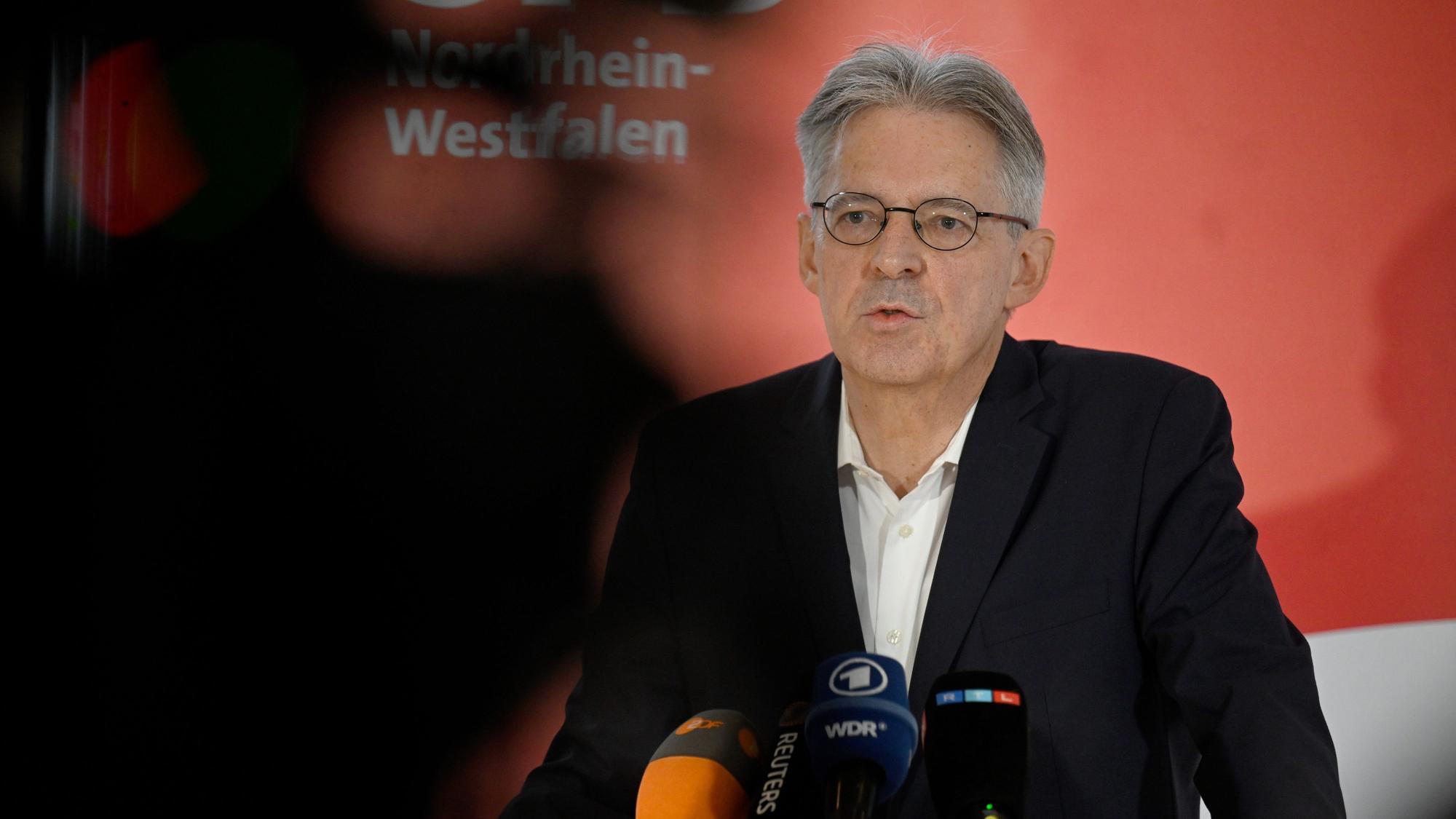 Achim Post, Vorsitzender des SPD Landesverbandes von Nordrhein-Westfalen, gibt ein kurzes Pressestatement zu der Entwicklung der Kanzlerkandidatenentscheidung ab.