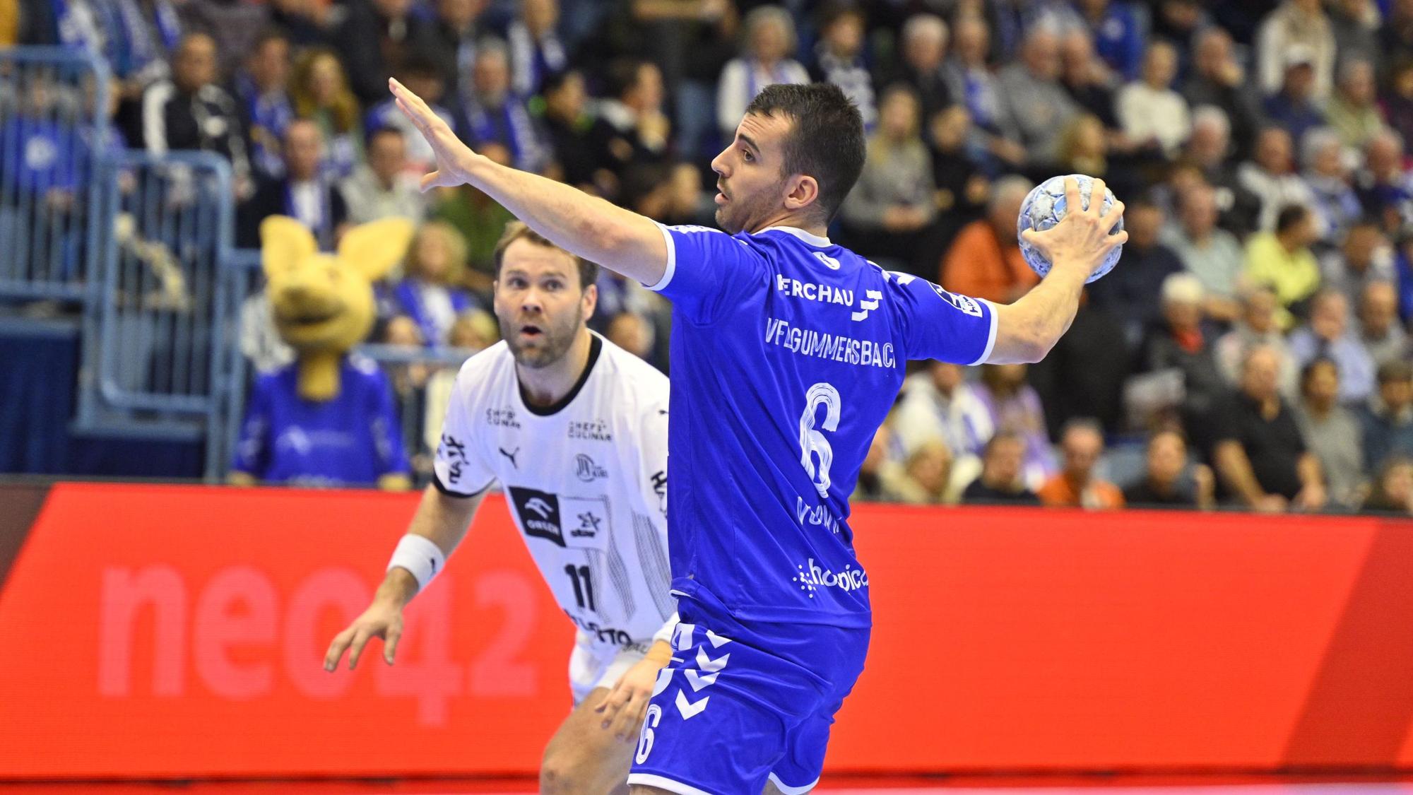 Handballer Milos Vujovic in einer Spielsituation.