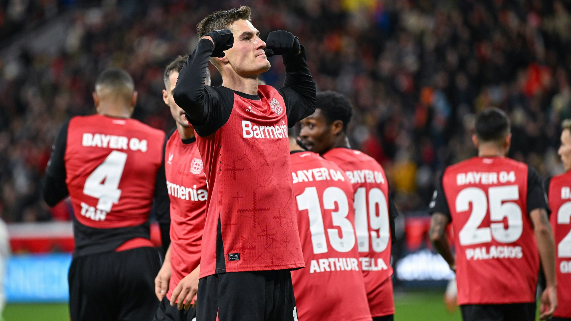 Lässt wieder seine Muskeln spielen: Patrik Schick Bayer Leverkusen freut sich über das Tor zum 4:2 gegen Heidenheim.