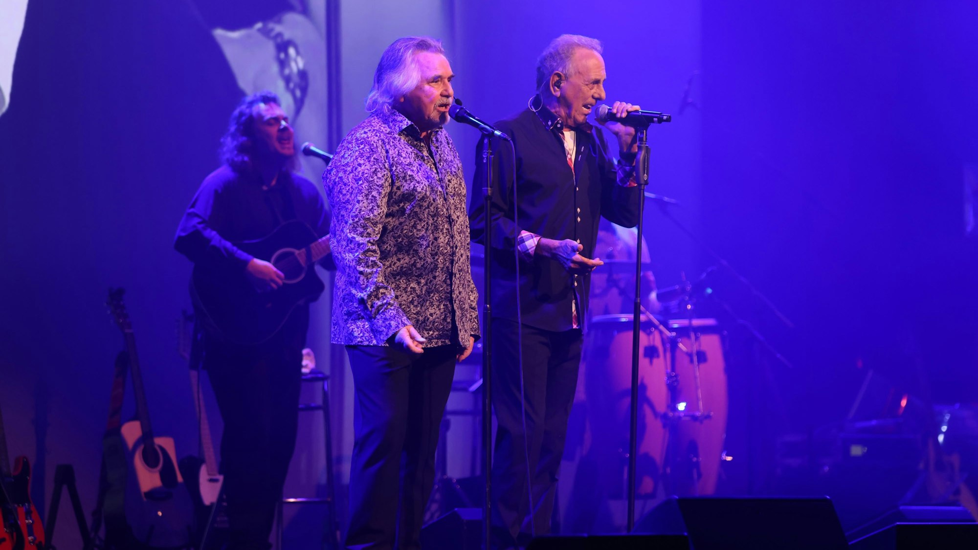 Auch in diesem Jahr begrüßt Tommy Engel (Mitte) seinen ehemaligen Bandkollegen Erry Stoklosa (rechts).