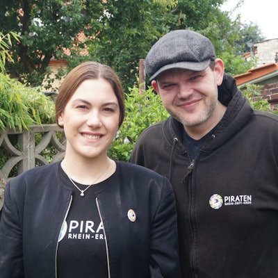 Auf dem Foto sind Alessa Flohe und Jannis Milios zu sehen.