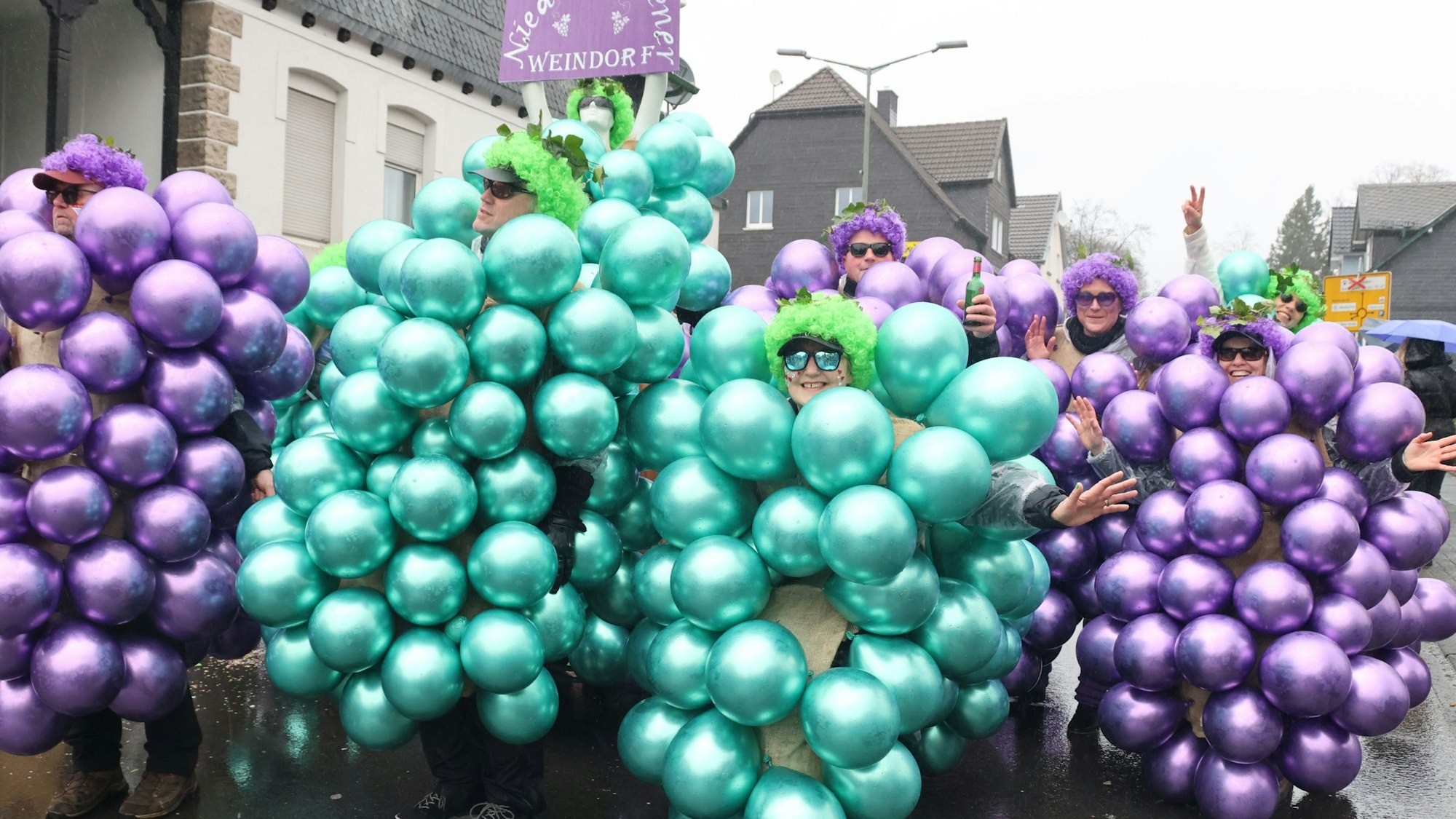 Kann der Karnevalsumzug in Waldbröl wie geplant stattfinden? Denn am 23. Februar geht es in ganz Deutschland an die Wahlurne.