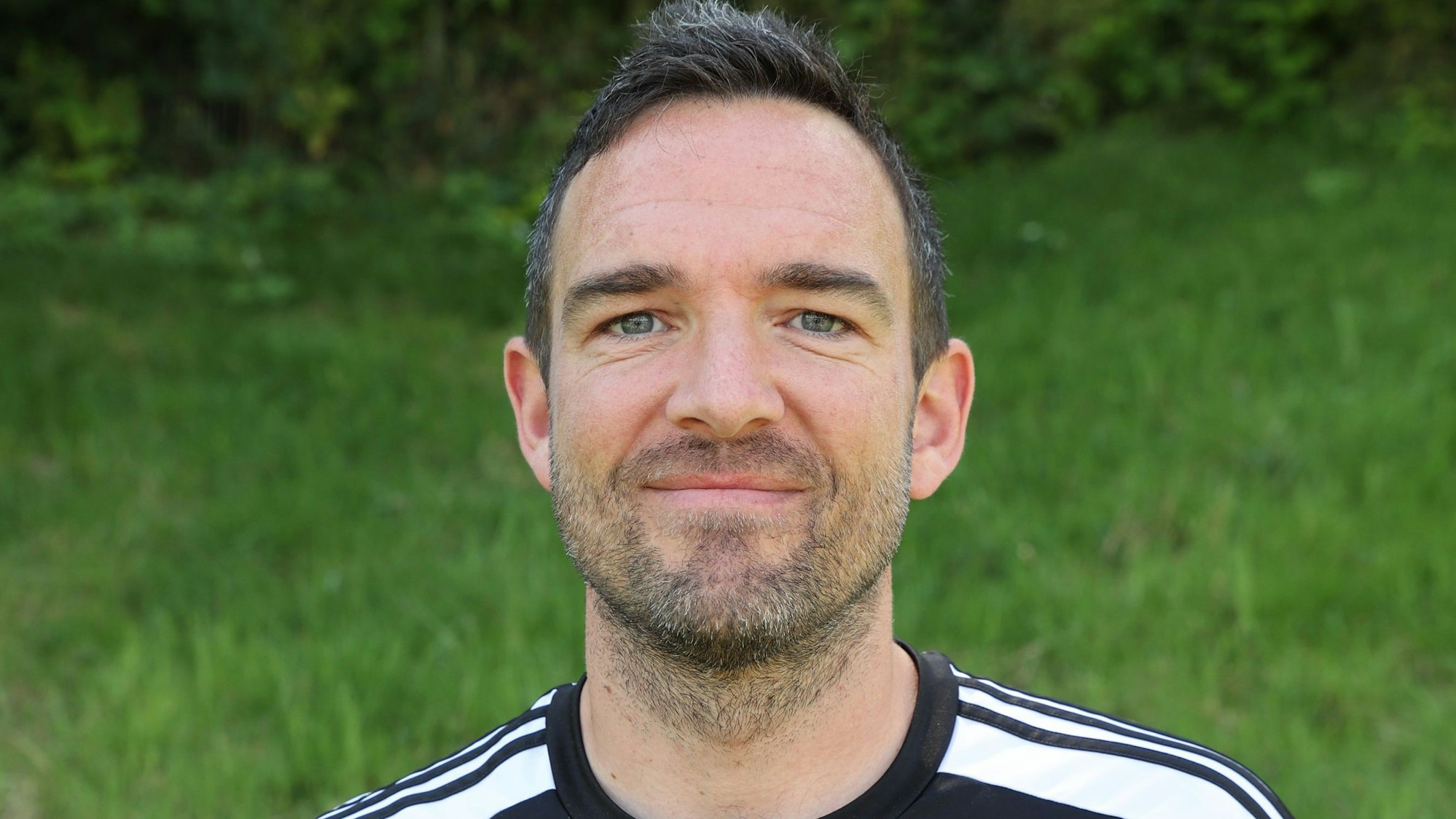 Lindlar
Fußball
TuS Lindlar
Mannschaftsfotos und Portraits
Trainer Philipp Franke