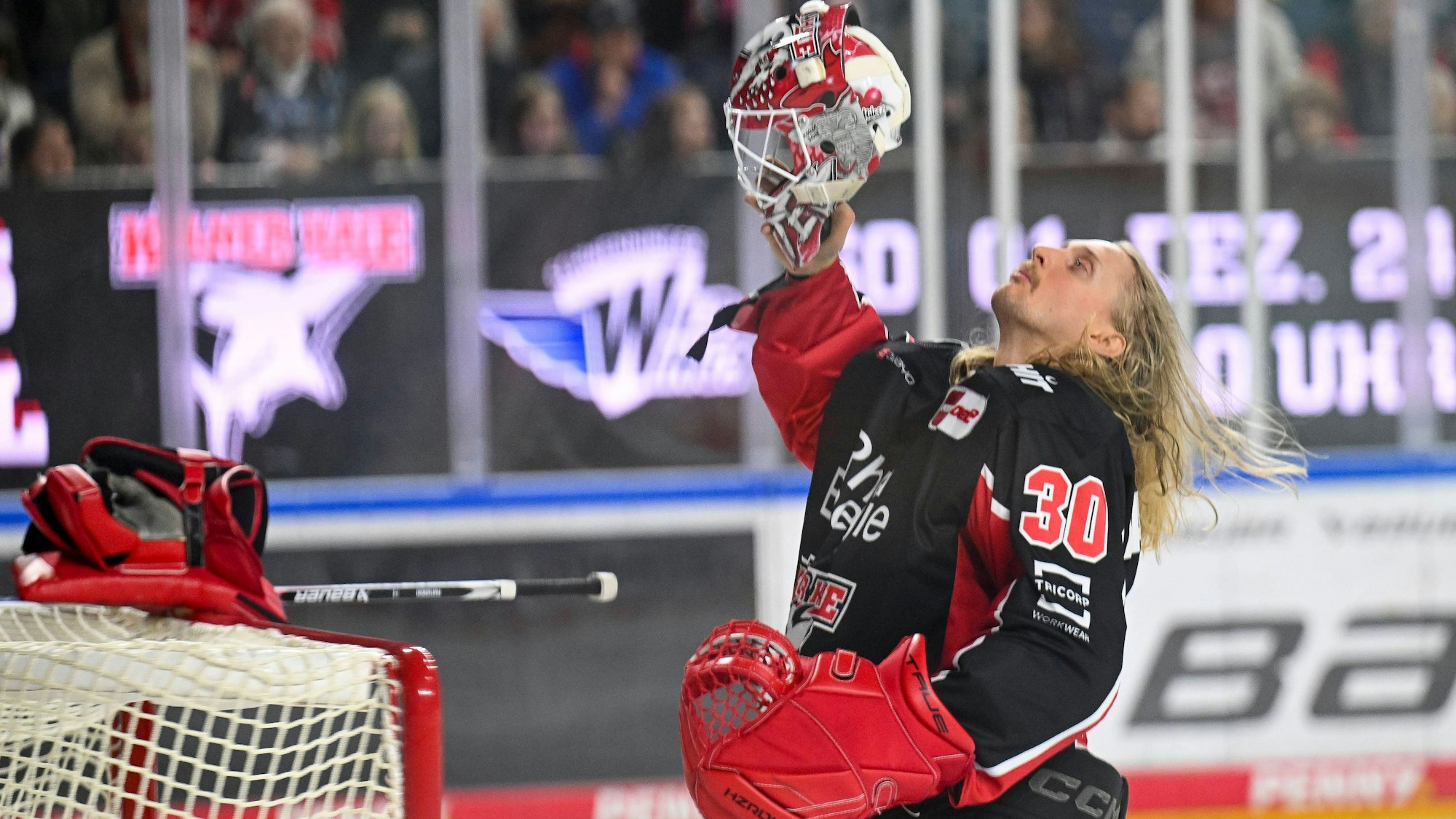Endlich wieder bei der Arbeit: Haie-Goalie Mirko Pantkowski überzeugte beim 4:2-Heimsieg gegen Nürnberg.