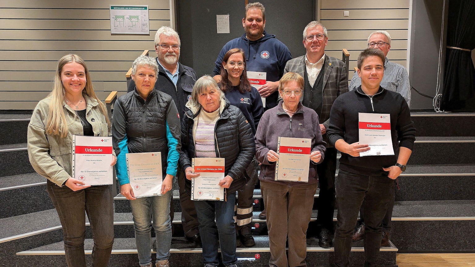 Auf der DRK-Jahreshauptversammlung an der Europaschule Bornheim wurde ein neuer Vorstand gewählt, außerdem wurden langjährige Mitglieder geehrt.