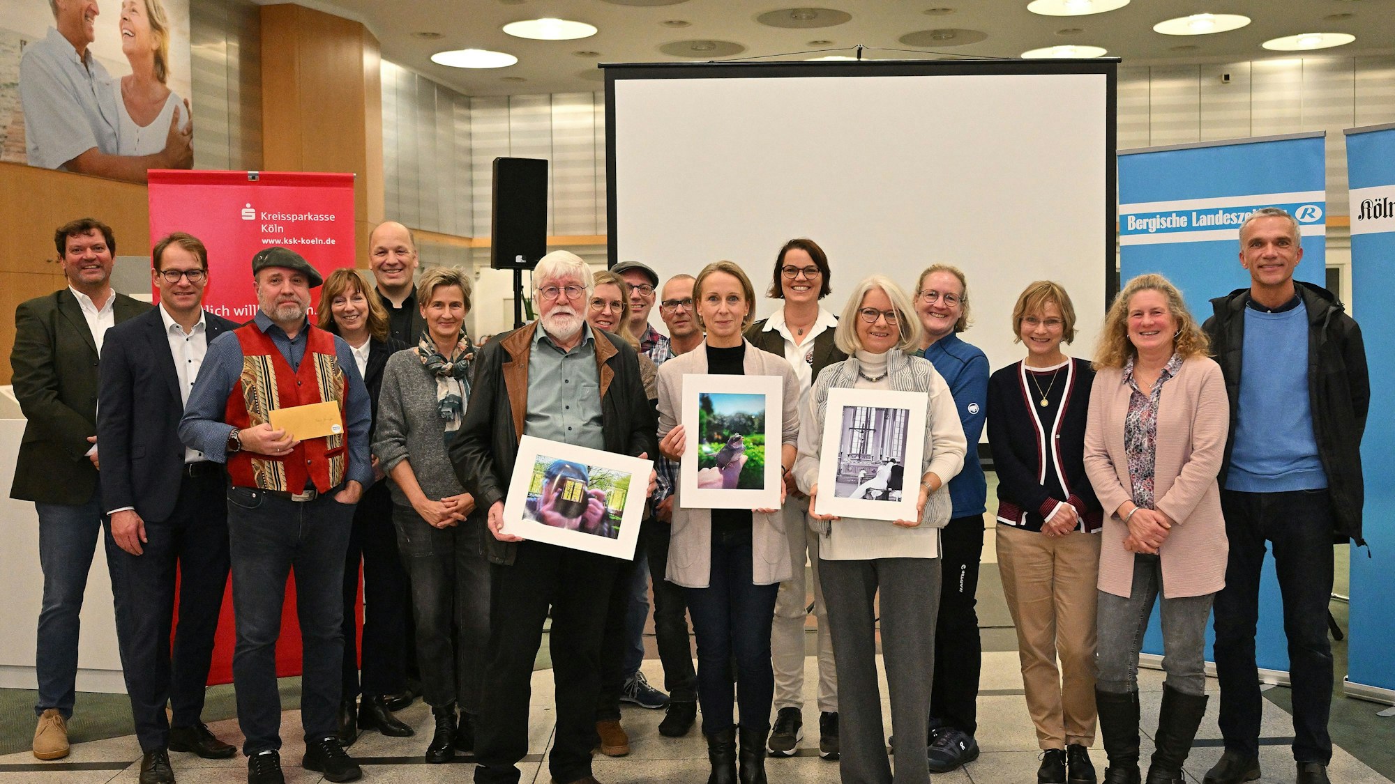 Das Foto zeigt die Preisträger des Wettbewerbs Foto des Jahres 2024