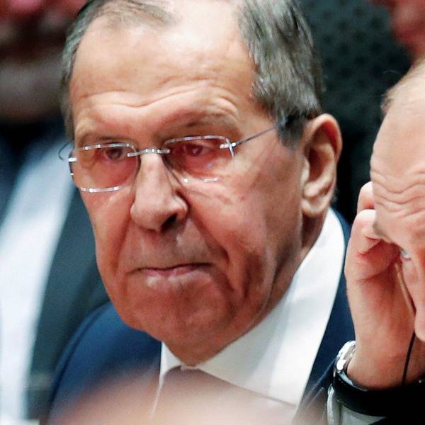 Kremlchef Wladimir Putin (r.) bekommt Hohn aus Washington zu hören. Außenminister Sergei Lawrow verbreitet derweil Propaganda in Deutschland. (Archivbild)