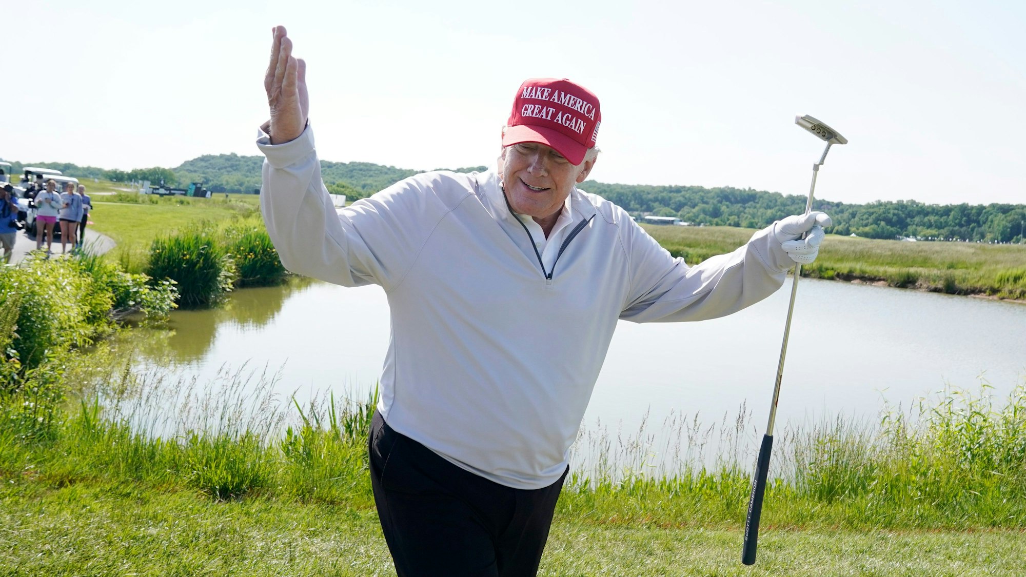 Teilen sich ein Hobby: Donald Trump und seine Enkelin Kai Madison spielen beide gerne Golf.