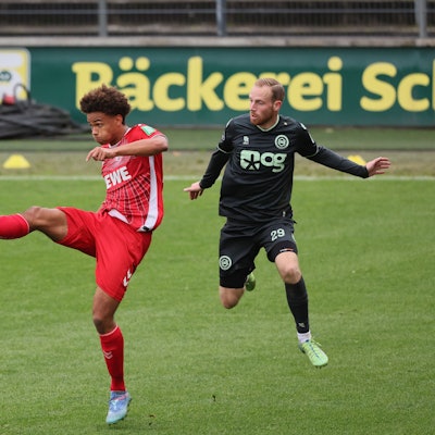 Testspiel im Franz-Kremer-Stadion, 1. FC Köln vs. FC Groningen (Eredevesie Niederlande), Neo Telle (1. FC Köln), 14.10.2024, Bild: Herbert Bucco