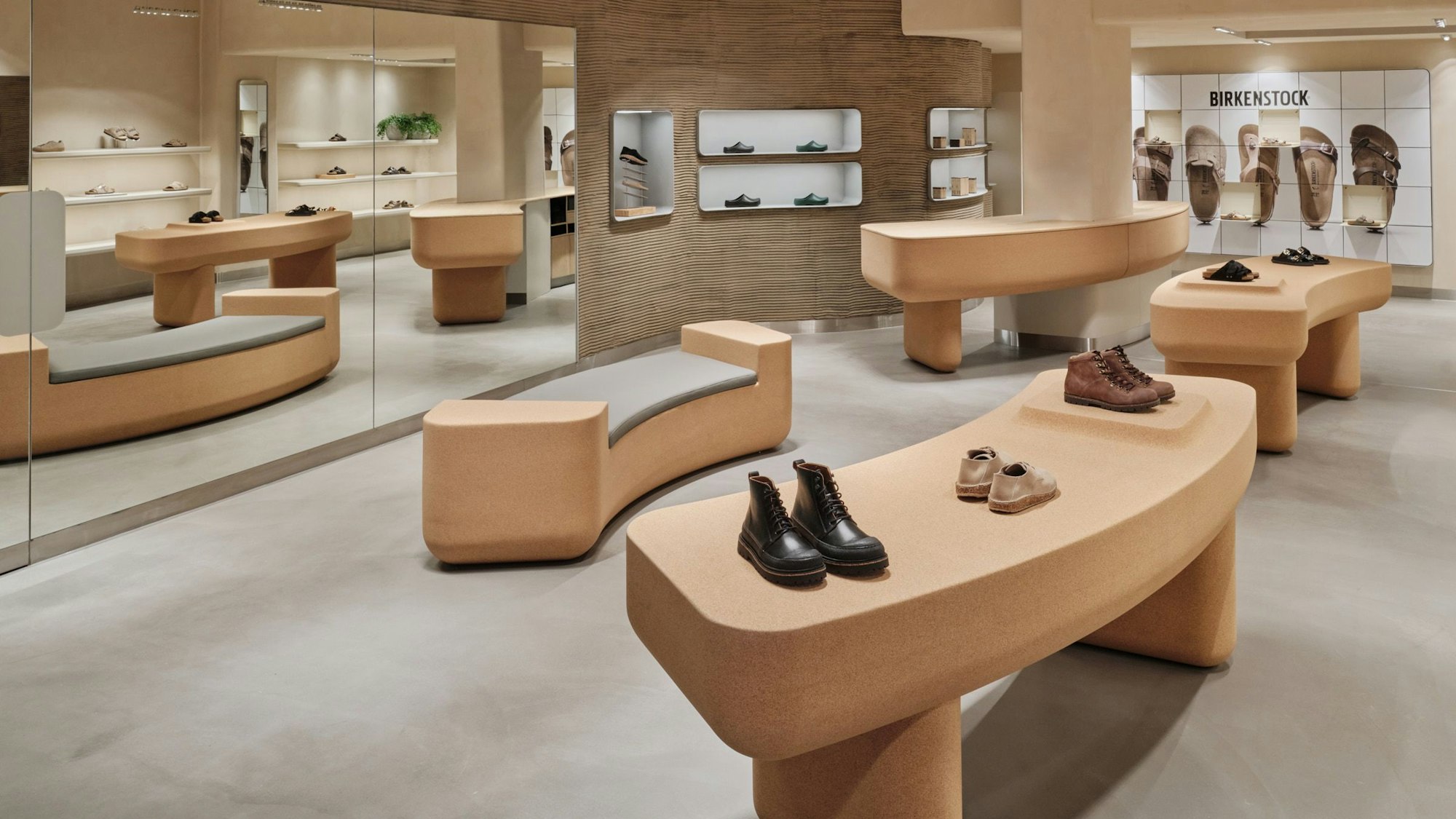 Birkenstock hat auf der Ehrenstraße einen neuen Store eröffnet