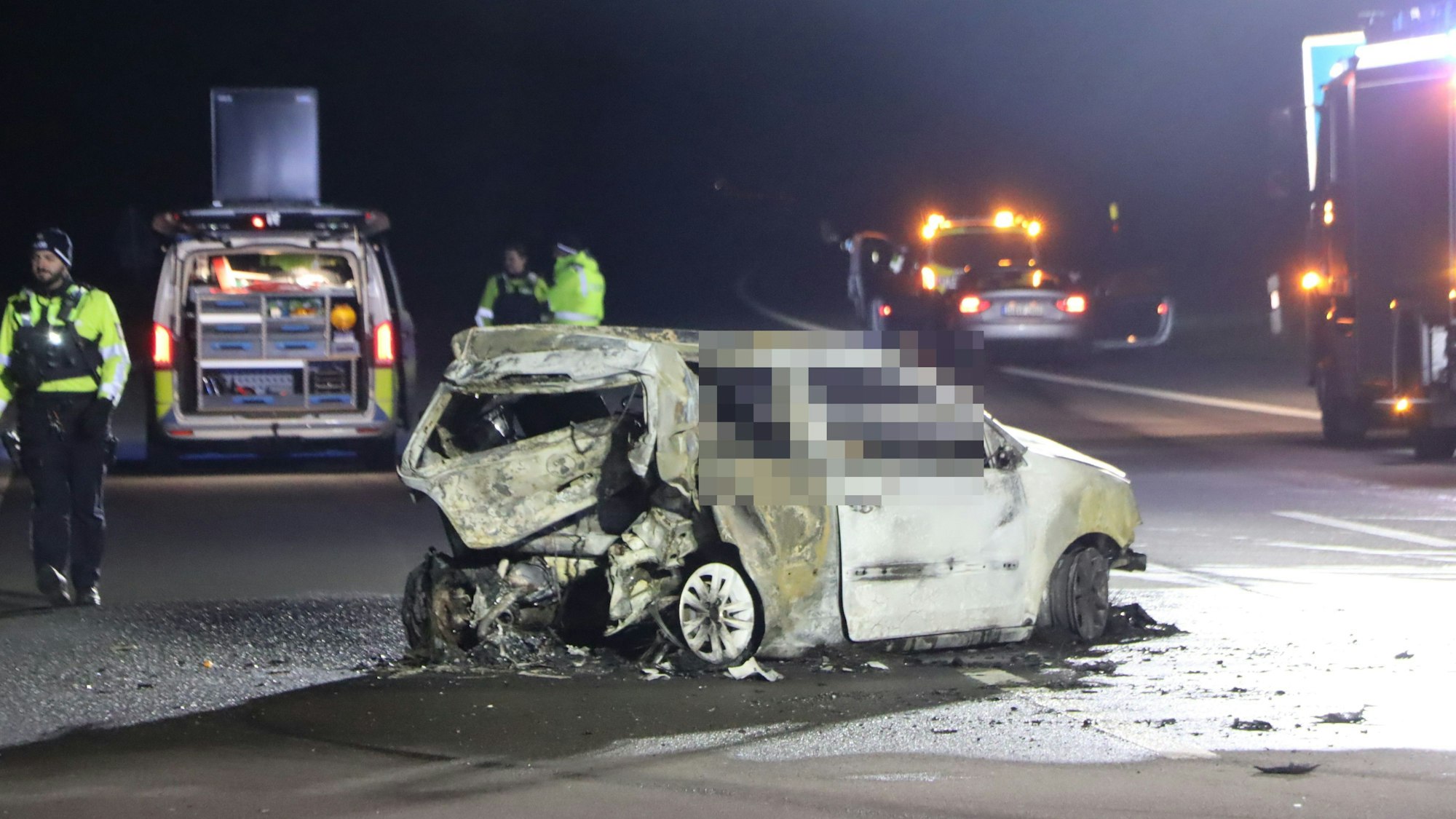 Zwei Frauen konnten aus dem VW Polo nur noch tot geborgen werden.